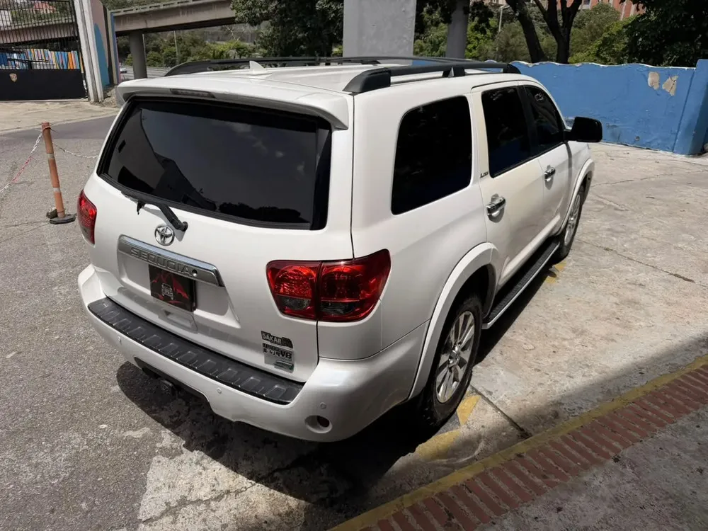 Vista 4 del vehículo: Toyota Sequoia