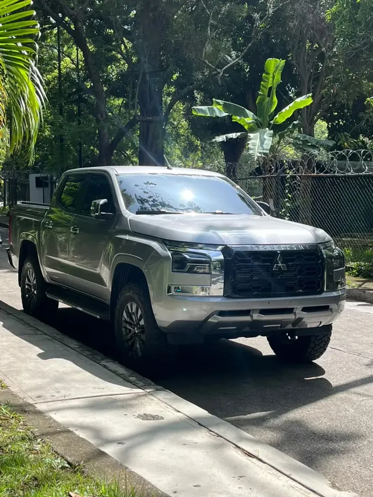 Vista 8 del vehículo: Mitsubishi L200