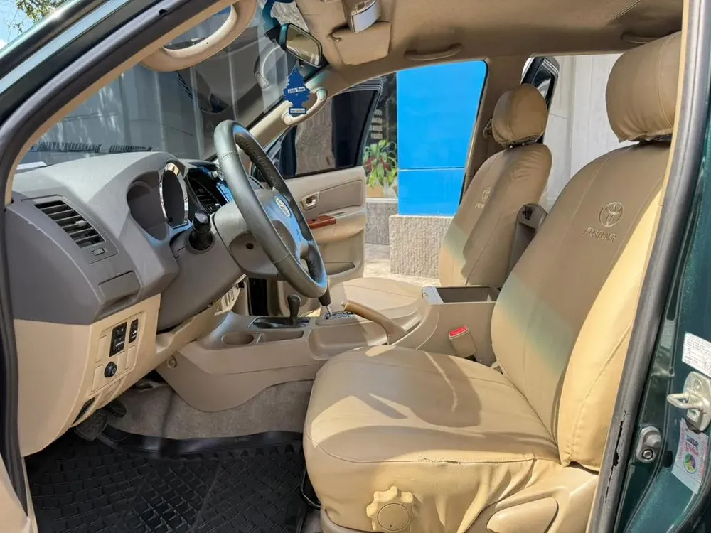 Vista 14 del vehículo: Toyota Fortuner