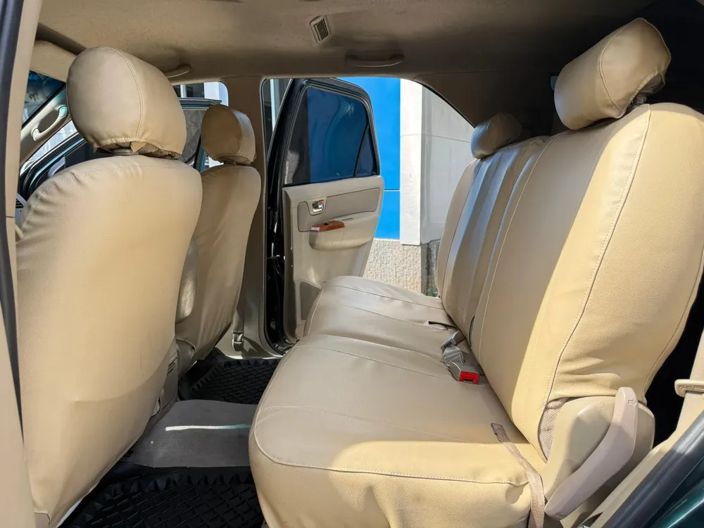 Vista 6 del vehículo: Toyota Fortuner