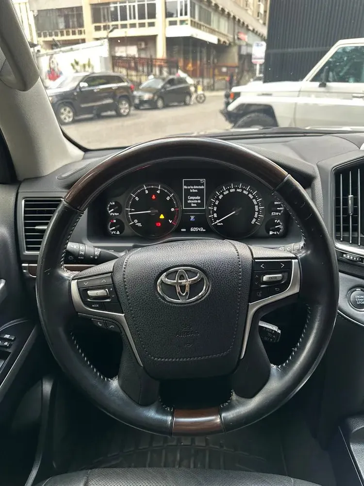 Vista 15 del vehículo: Toyota Land Cruiser