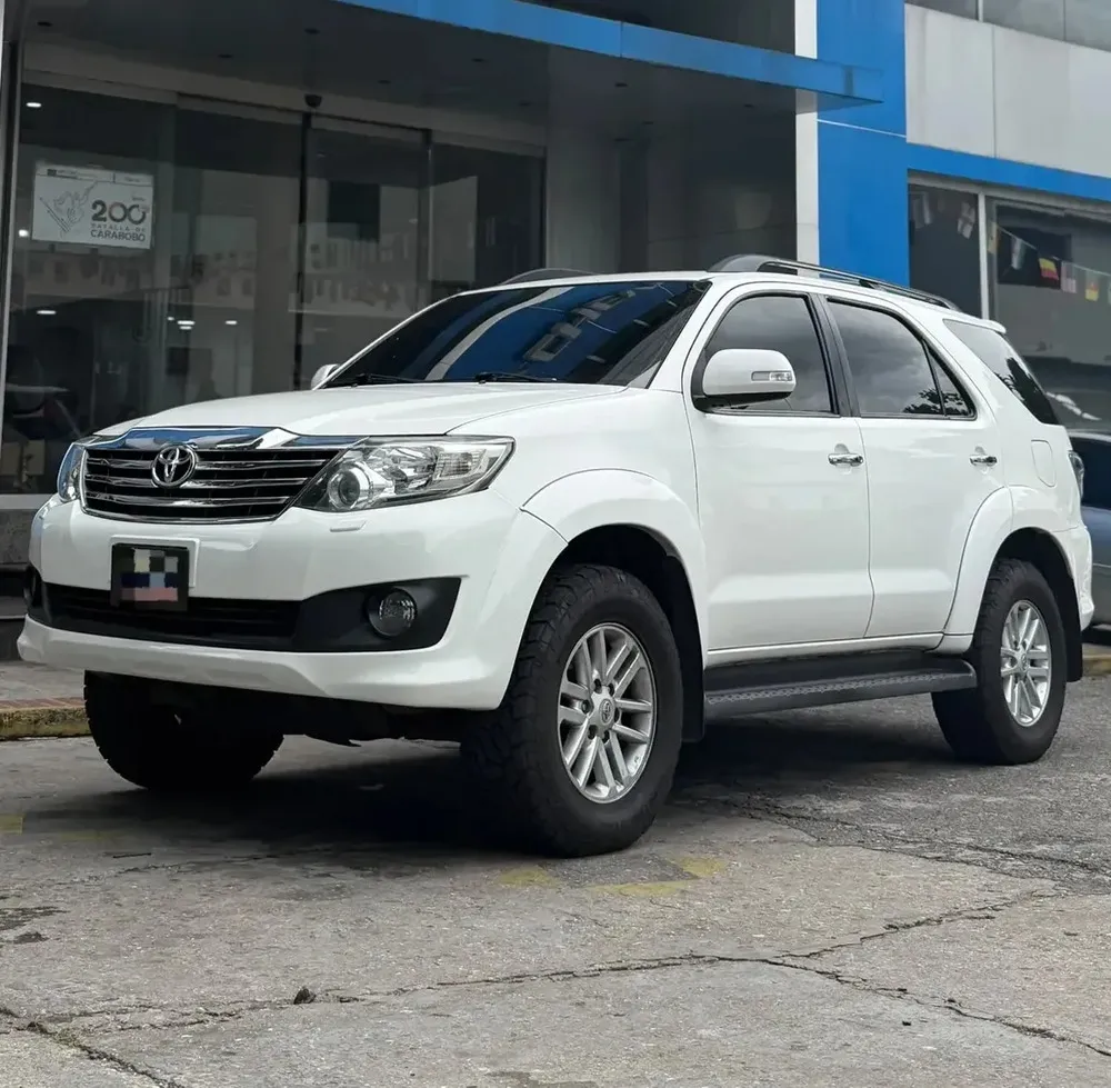 Vista 5 del vehículo: Toyota Fortuner