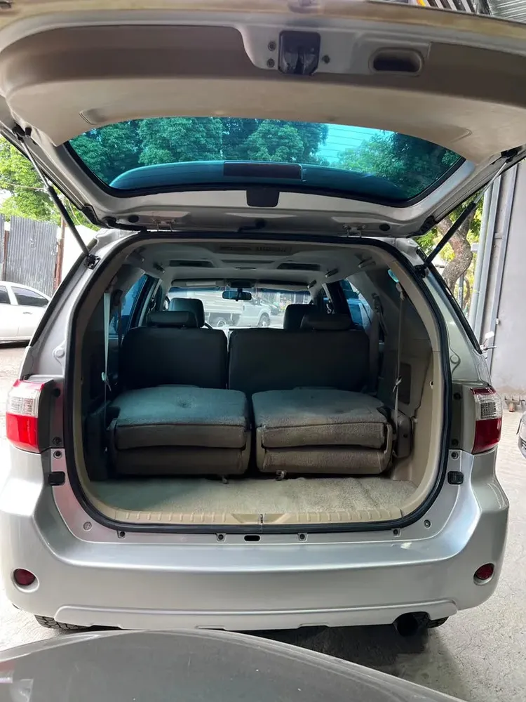 Vista 6 del vehículo: Toyota Fortuner