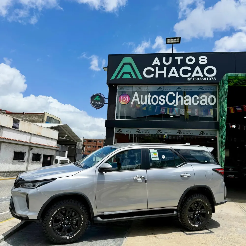 Vista 3 del vehículo: Toyota Fortuner