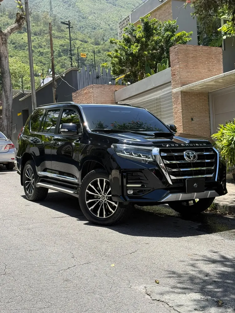 Vista 3 del vehículo: Toyota Land