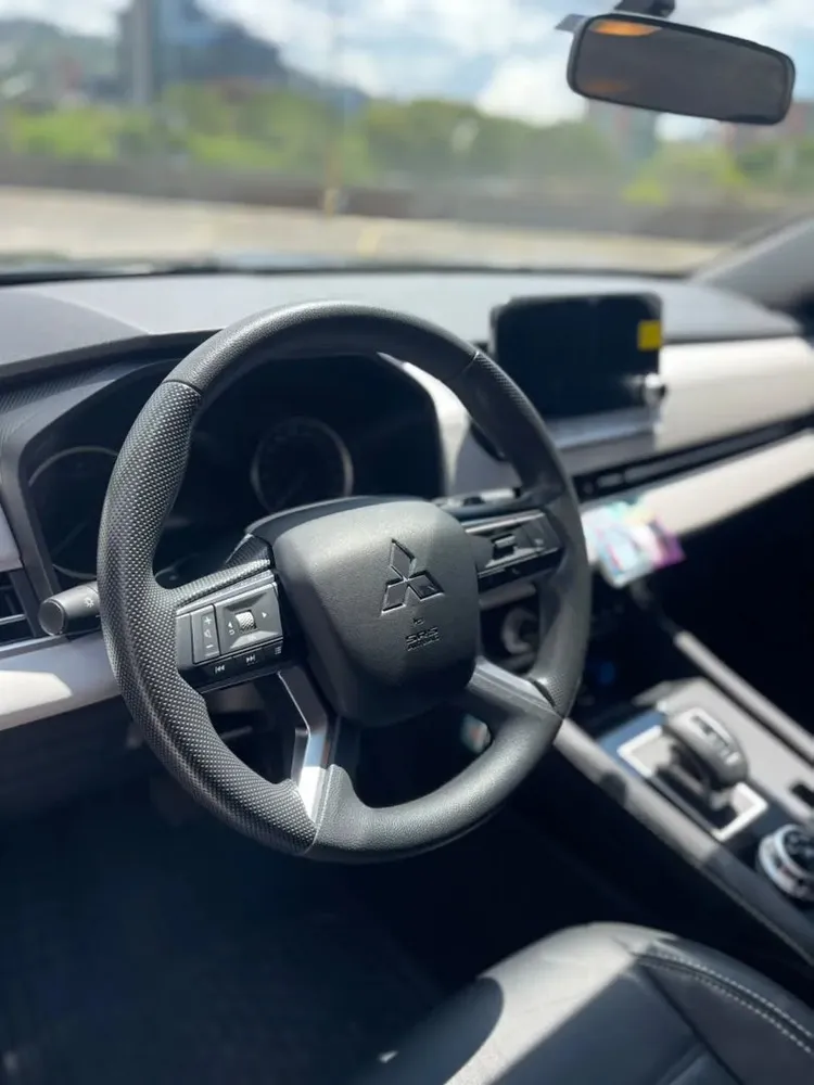 Vista 16 del vehículo: Mitsubishi Outlander