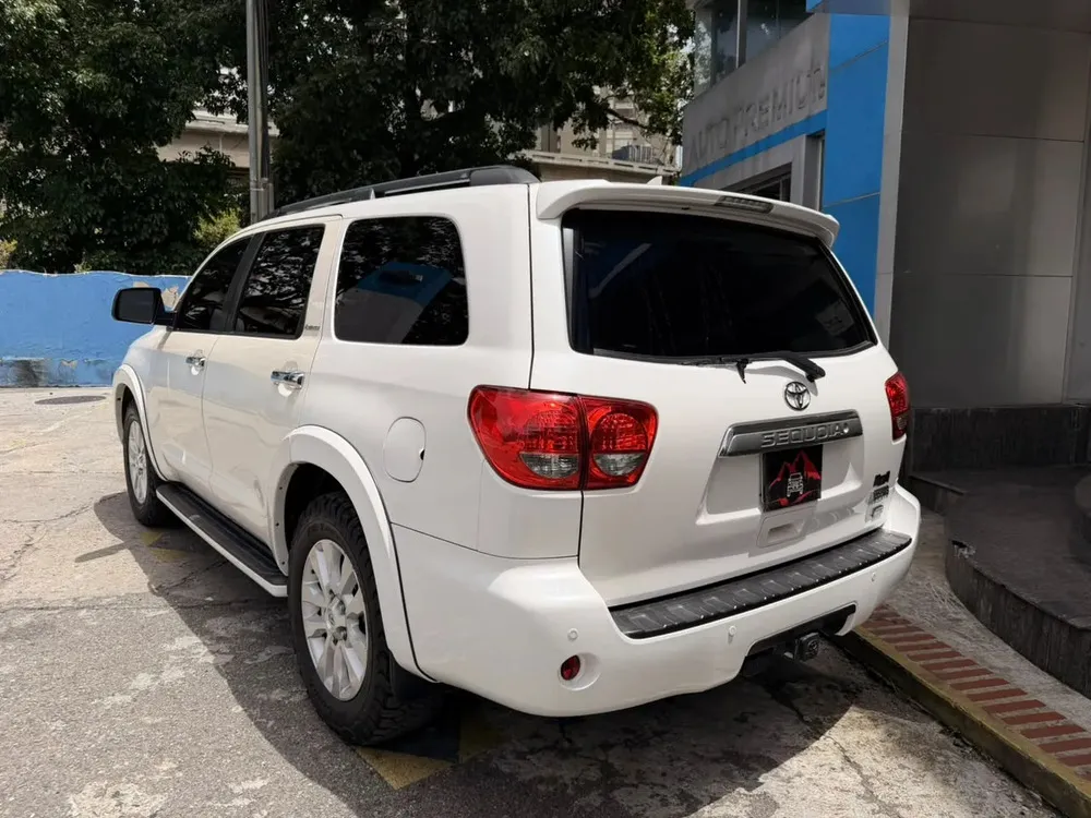 Vista 5 del vehículo: Toyota Sequoia