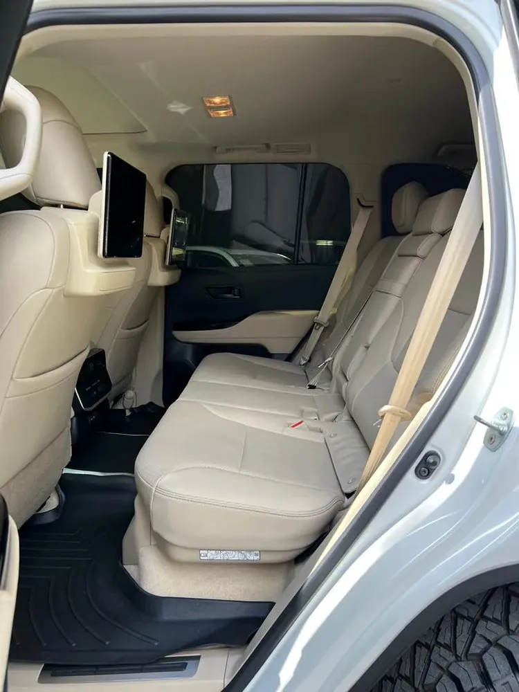 Vista 8 del vehículo: Toyota Lc300