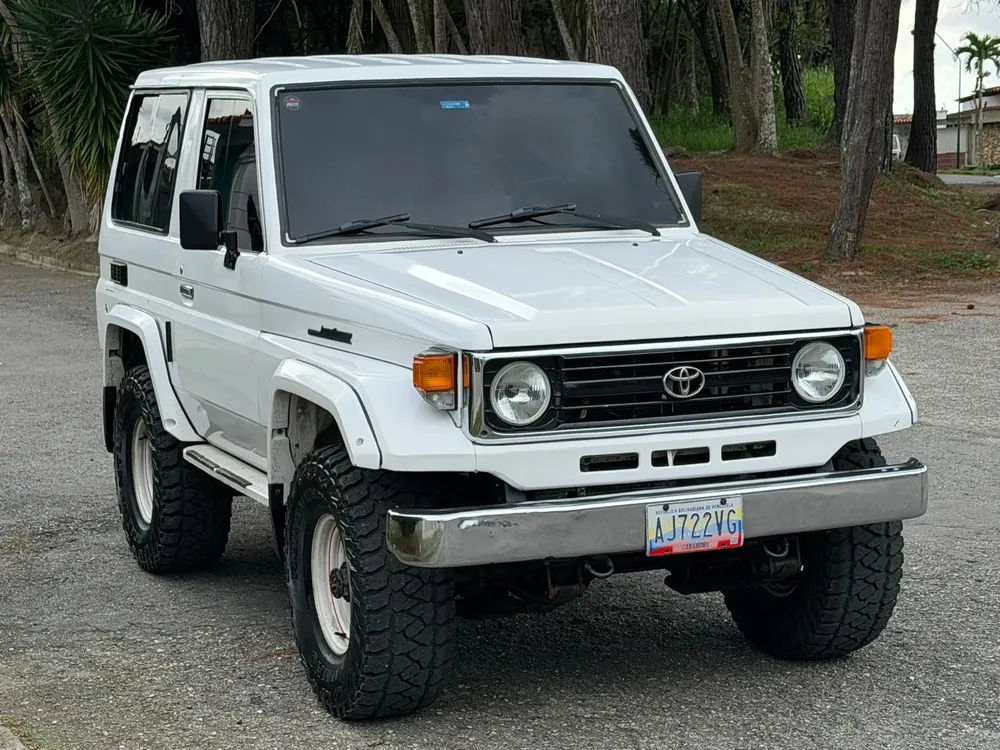 Vista 3 del vehículo: Toyota Machito