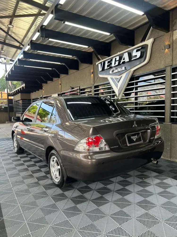 Vista 3 del vehículo: Mitsubishi Lancer