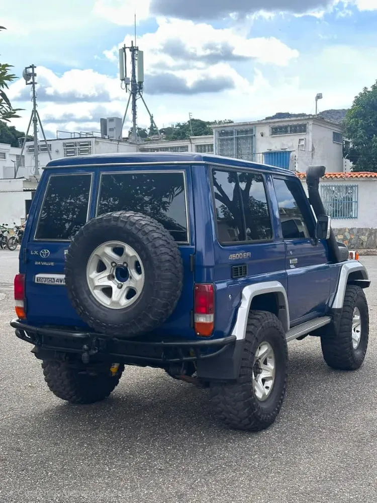 Vista 5 del vehículo: Toyota Hilux