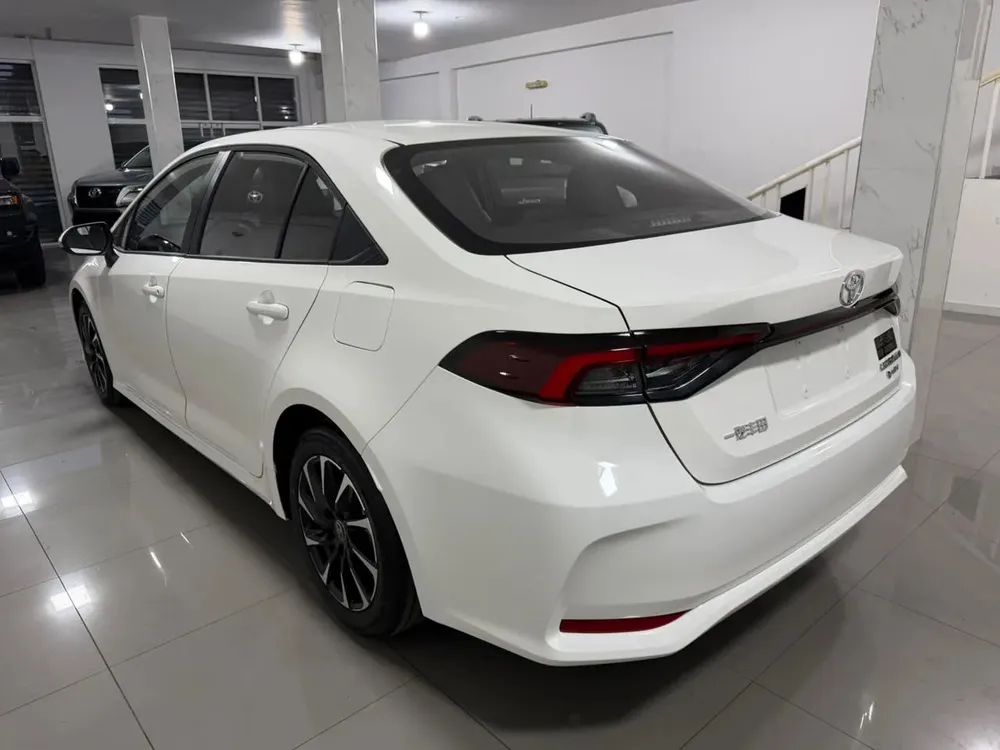 Vista 3 del vehículo: Toyoca Corolla