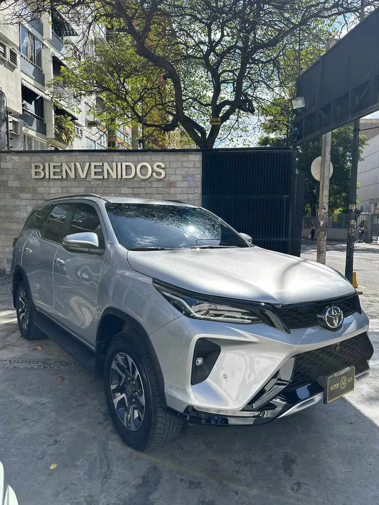 Vista 12 del vehículo: Toyota Fortuner