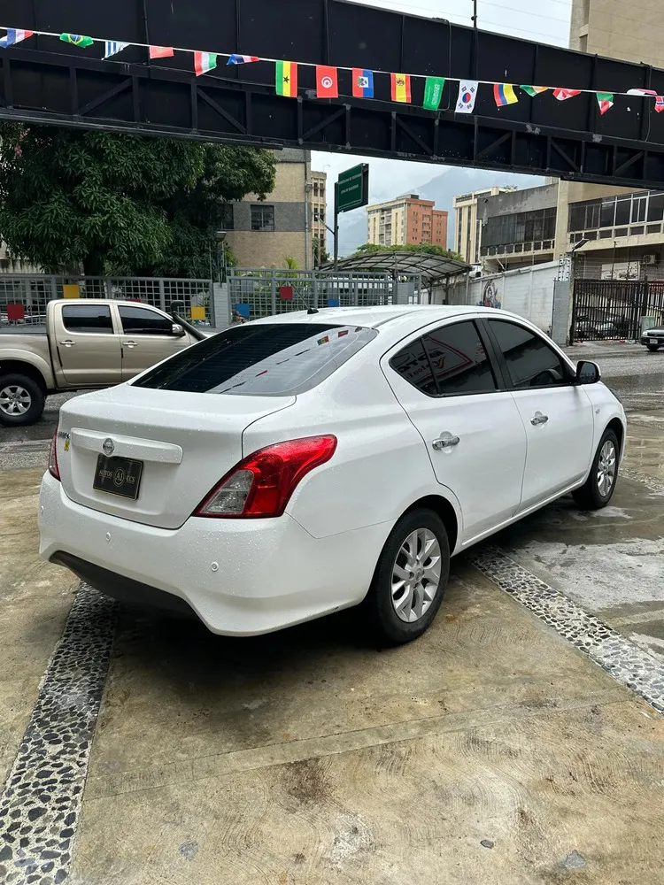 Vista 12 del vehículo: Nissan Almera