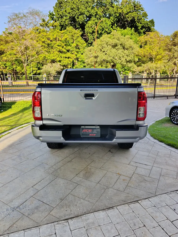 Vista 9 del vehículo: Mitsubishi L200