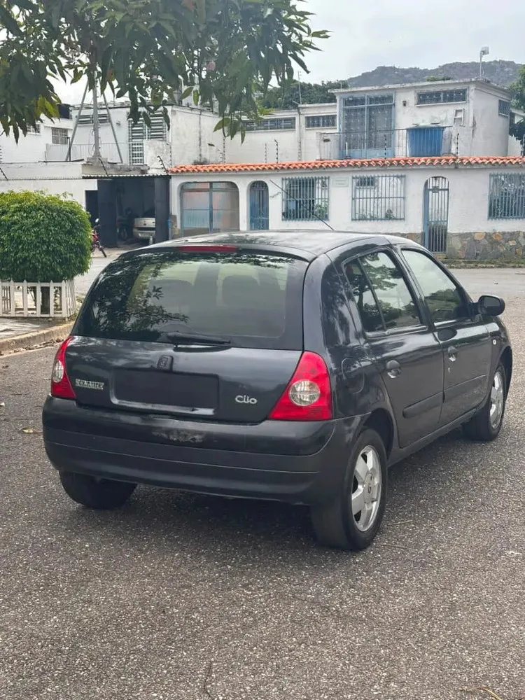 Vista 4 del vehículo: Renault Clio
