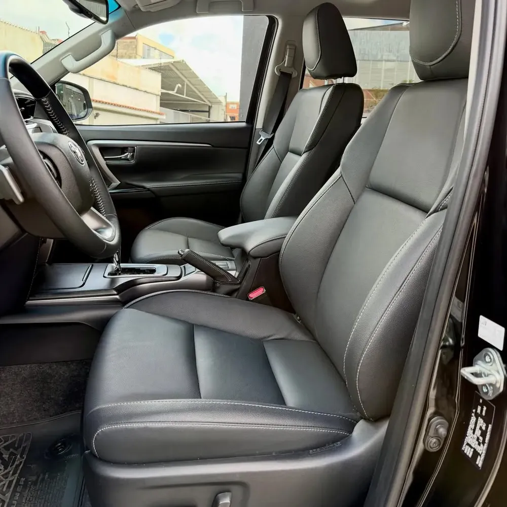 Vista 4 del vehículo: Toyota Fortuner