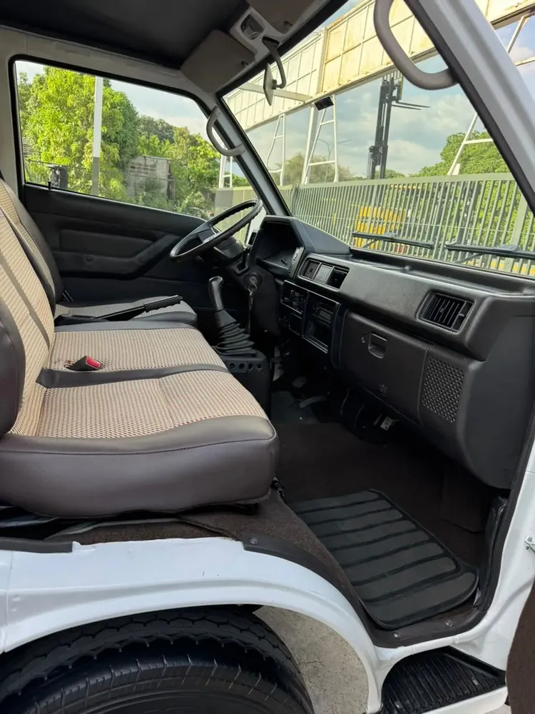 Vista 9 del vehículo: Mitsubishi Panel