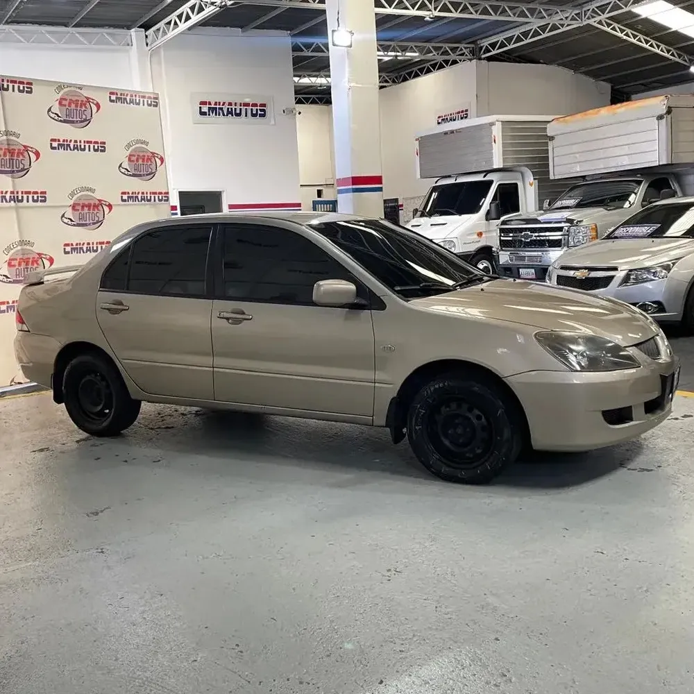 Vista 3 del vehículo: Mitsubishi Lancer