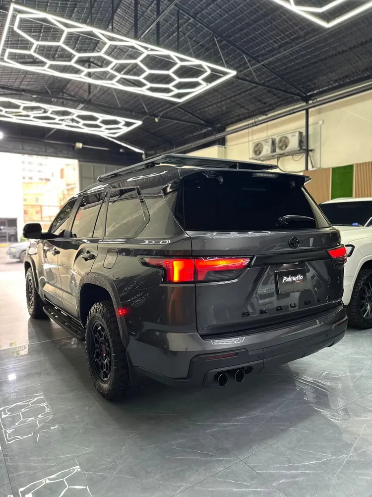 Vista 14 del vehículo: Toyota Sequoia