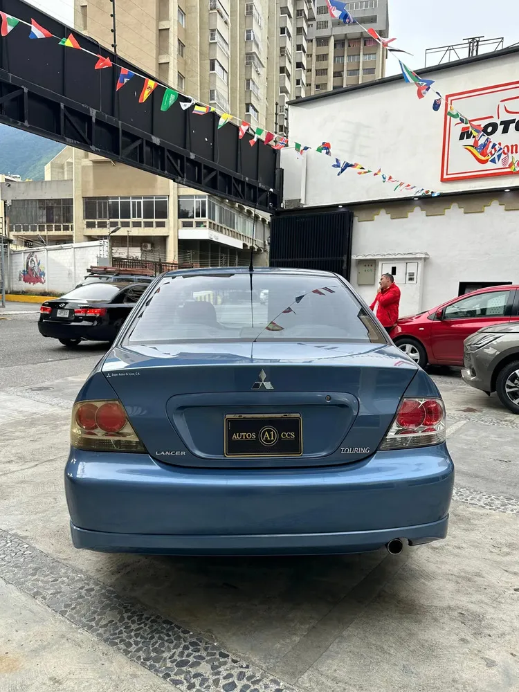 Vista 14 del vehículo: Mitsubishi Lancer