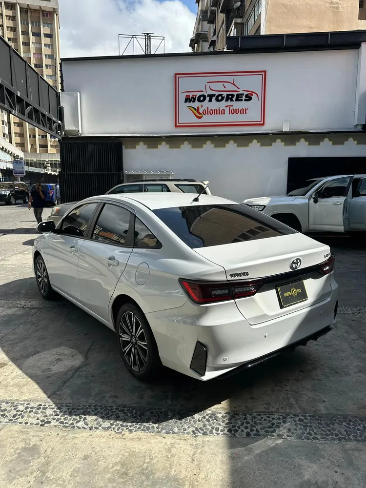 Vista 2 del vehículo: Toyota Yaris