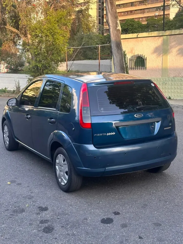 Vista 4 del vehículo: Ford Fiesta