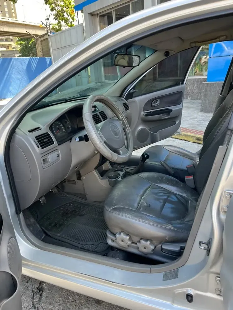 Vista 3 del vehículo: Kia Rio