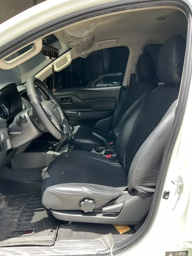 Vista 8 del vehículo: Mitsubishi L200