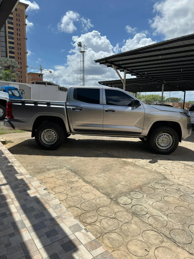 Vista 5 del vehículo: Mitsubishi L200