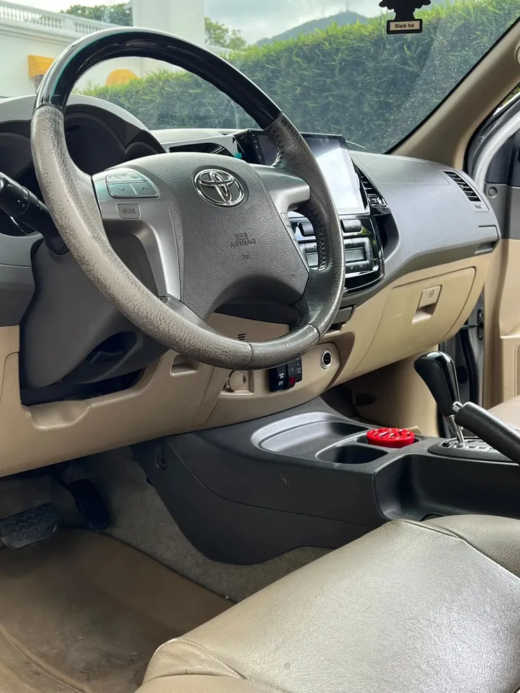 Vista 14 del vehículo: Toyota Fortuner