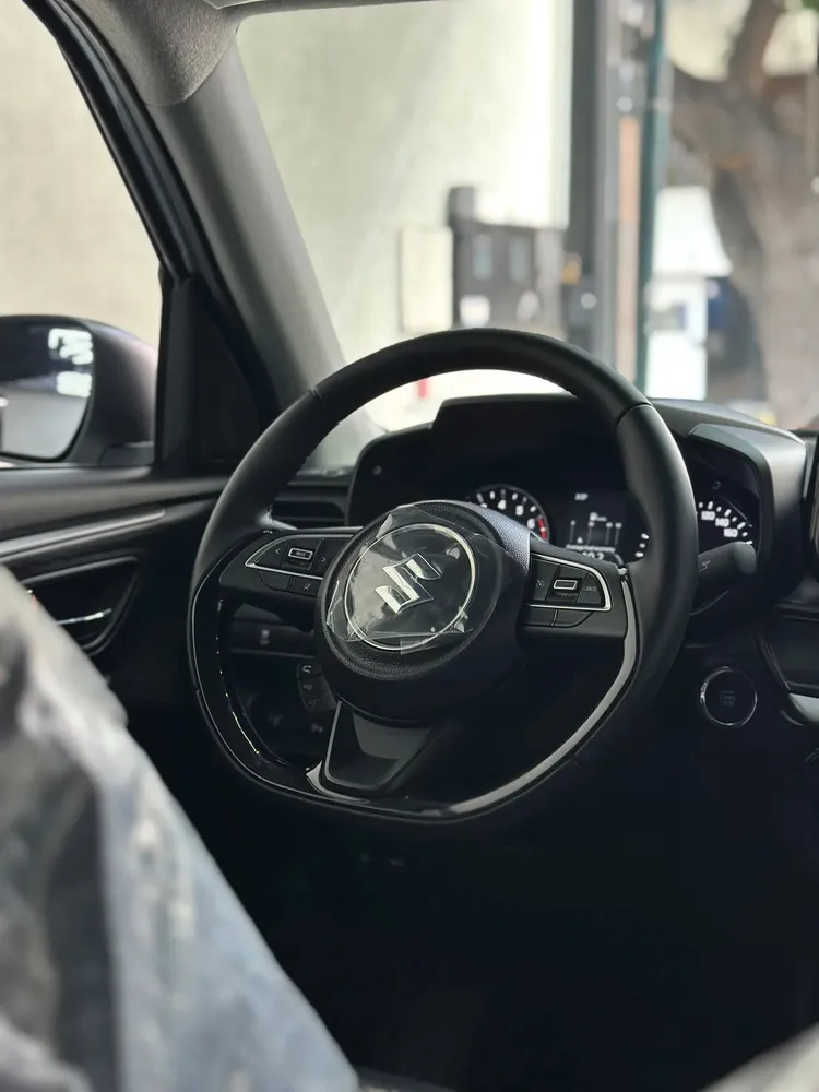 Vista 10 del vehículo: Suzuki Swift