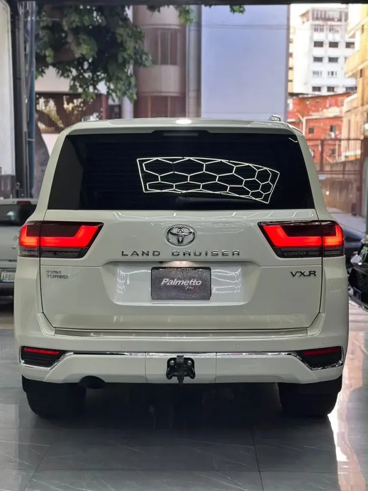 Vista 14 del vehículo: Toyota Lc300