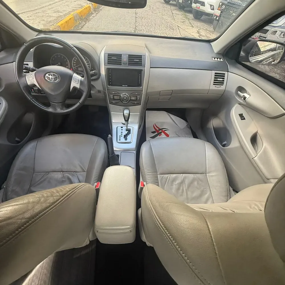 Vista 10 del vehículo: Toyota Corolla