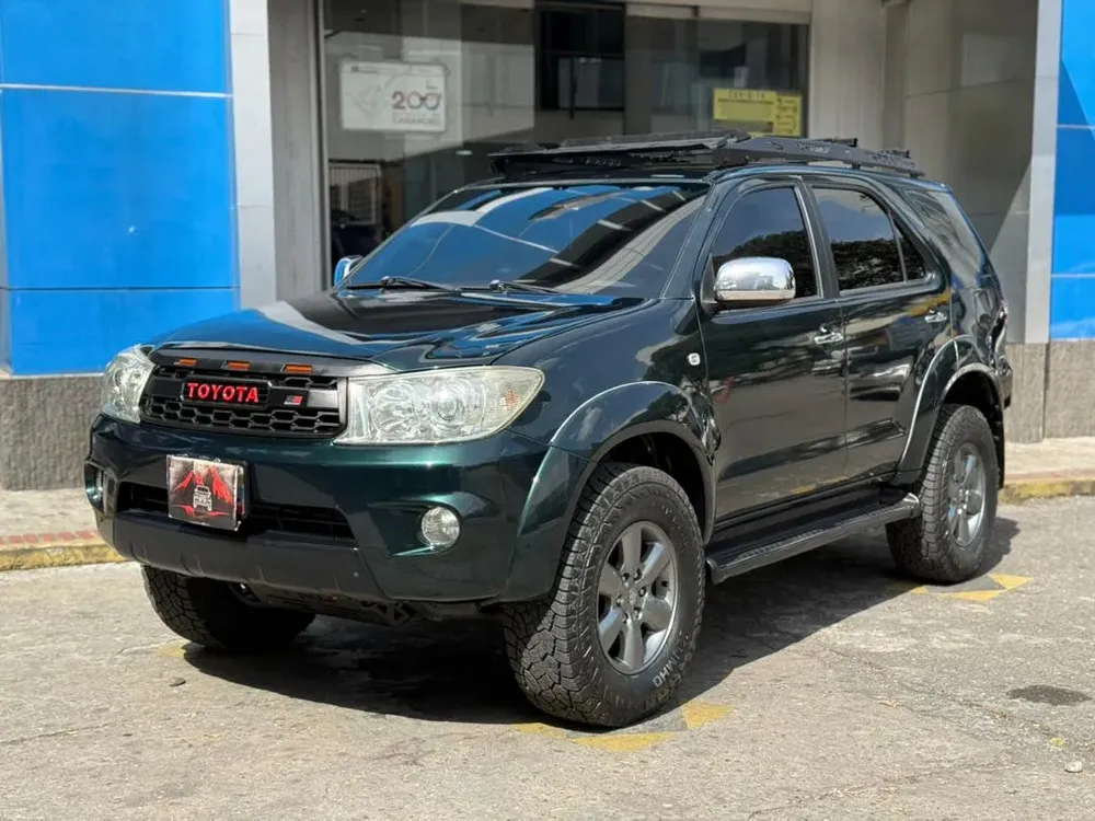 Vista 2 del vehículo: Toyota Fortuner