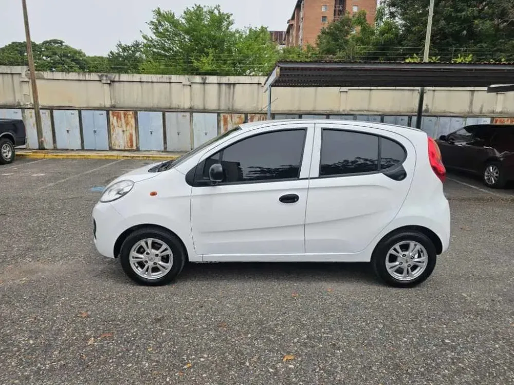 Vista 2 del vehículo: Chery Arauca