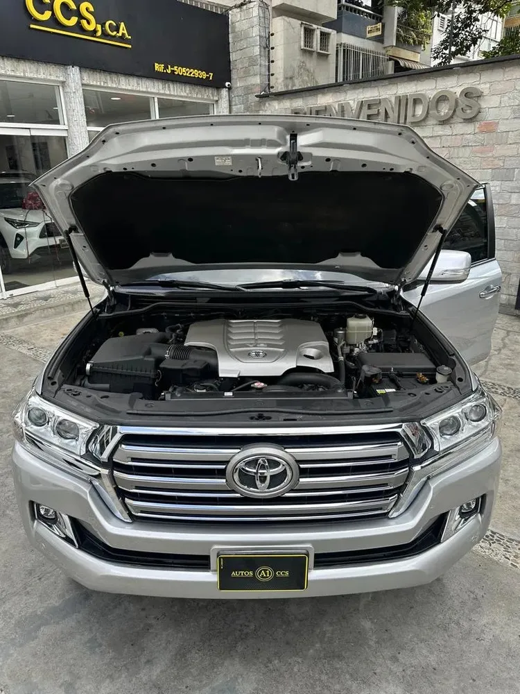 Vista 17 del vehículo: Toyota Land Cruiser