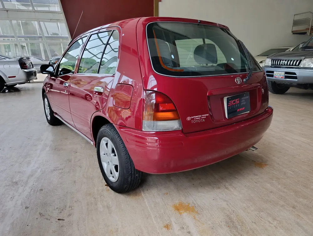 Vista 6 del vehículo: Toyota Starlet