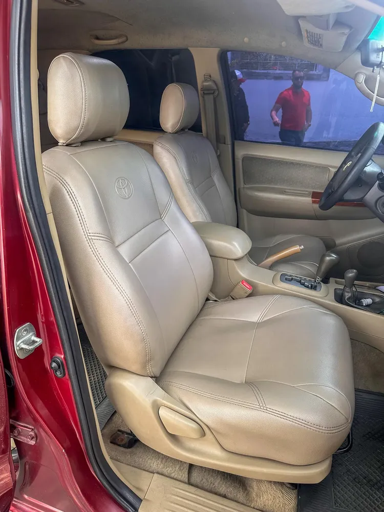 Vista 7 del vehículo: Fortuner 2009