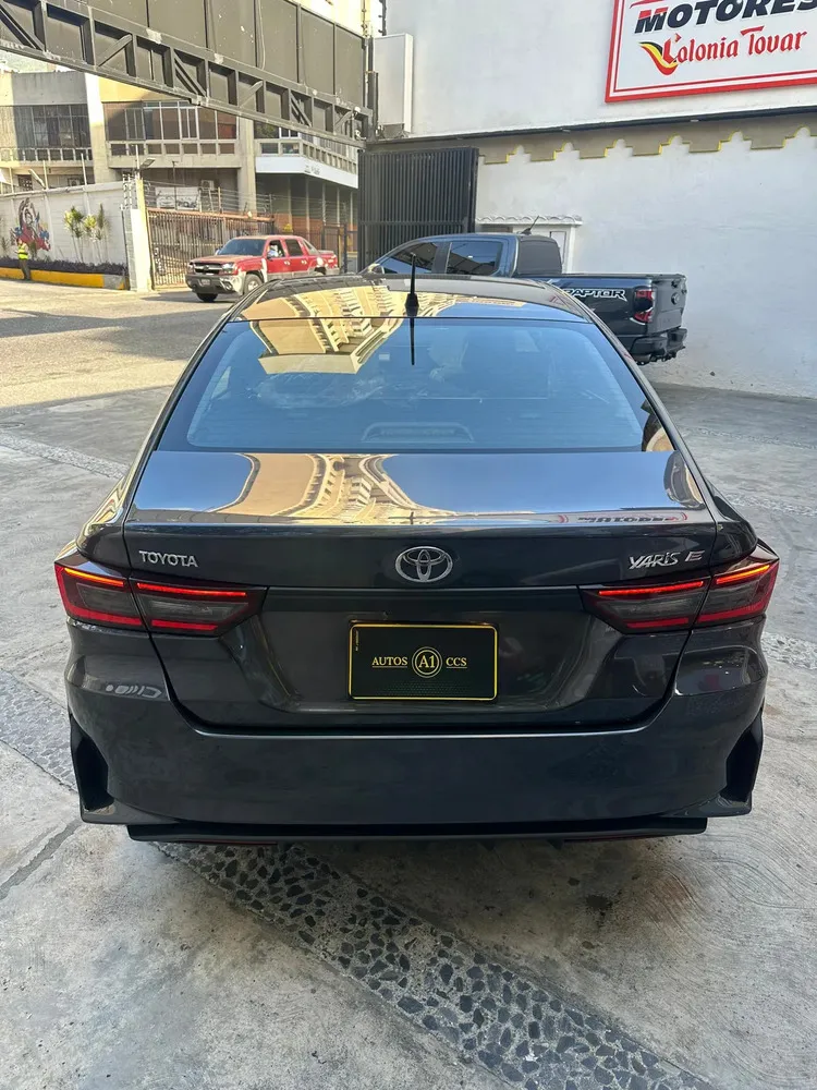 Vista 8 del vehículo: Toyota Yaris