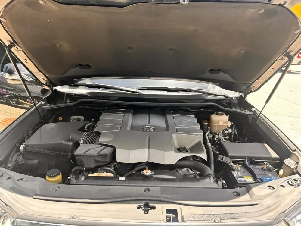 Vista 7 del vehículo: Toyota Lc200