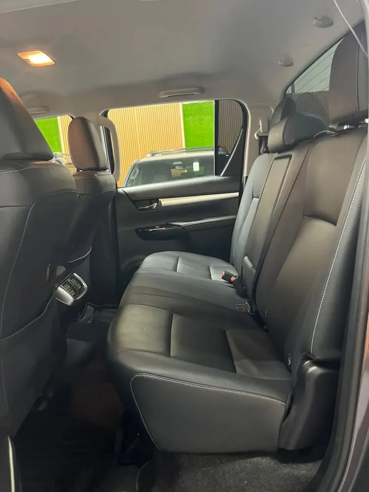 Vista 7 del vehículo: Toyota Hilux