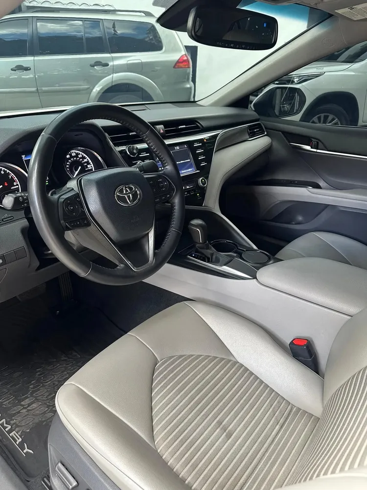 Vista 7 del vehículo: Toyota Camry