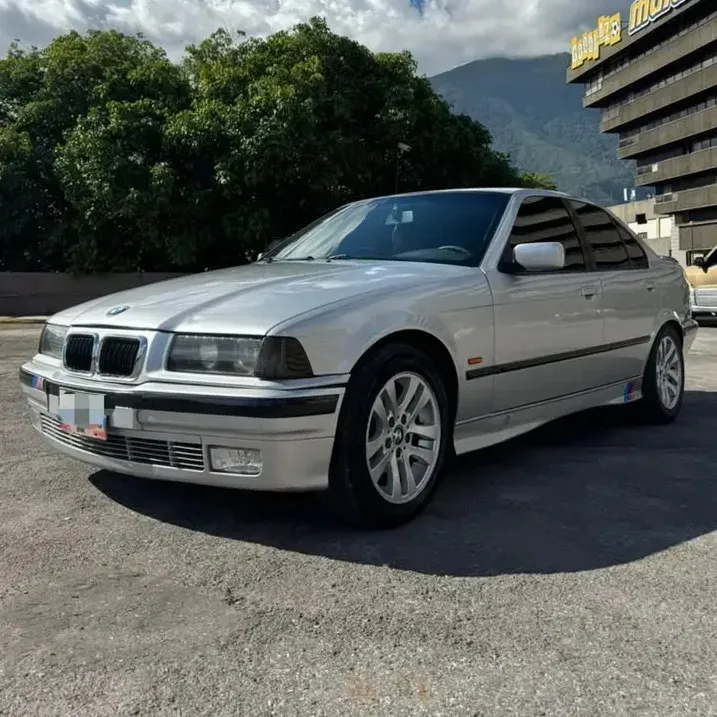 Vista 4 del vehículo: Bmw 328i