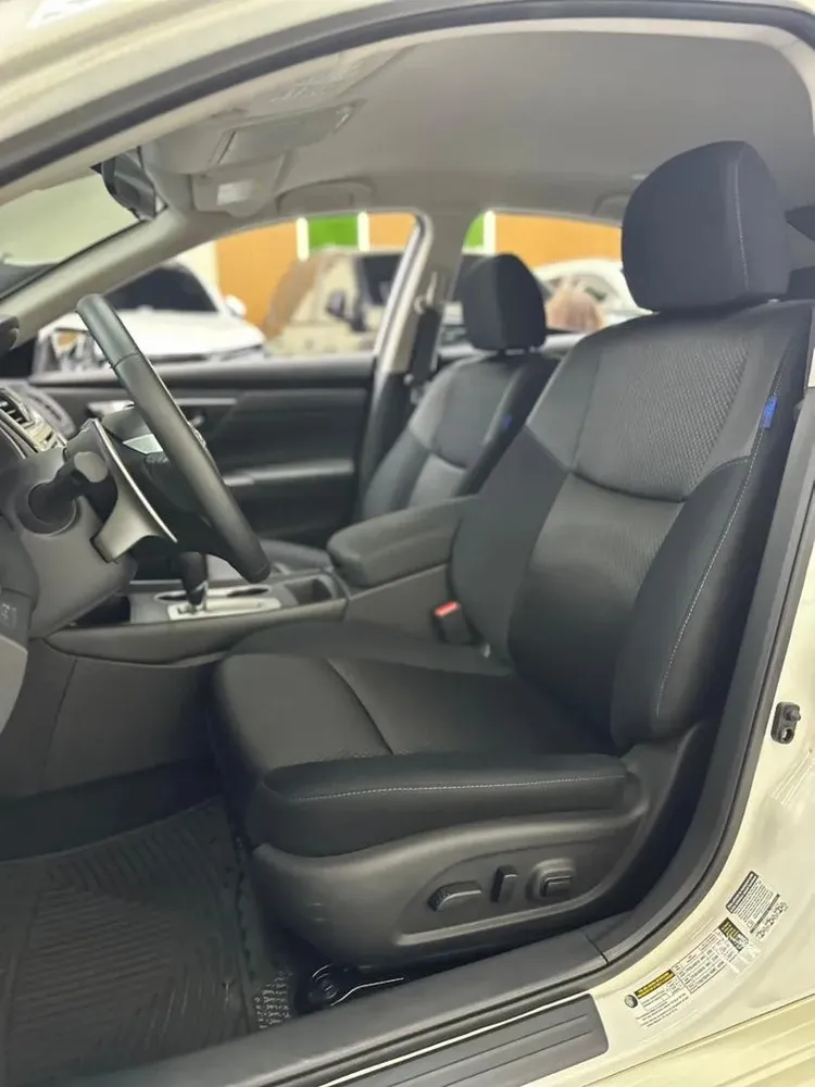 Vista 6 del vehículo: Nissan Altima