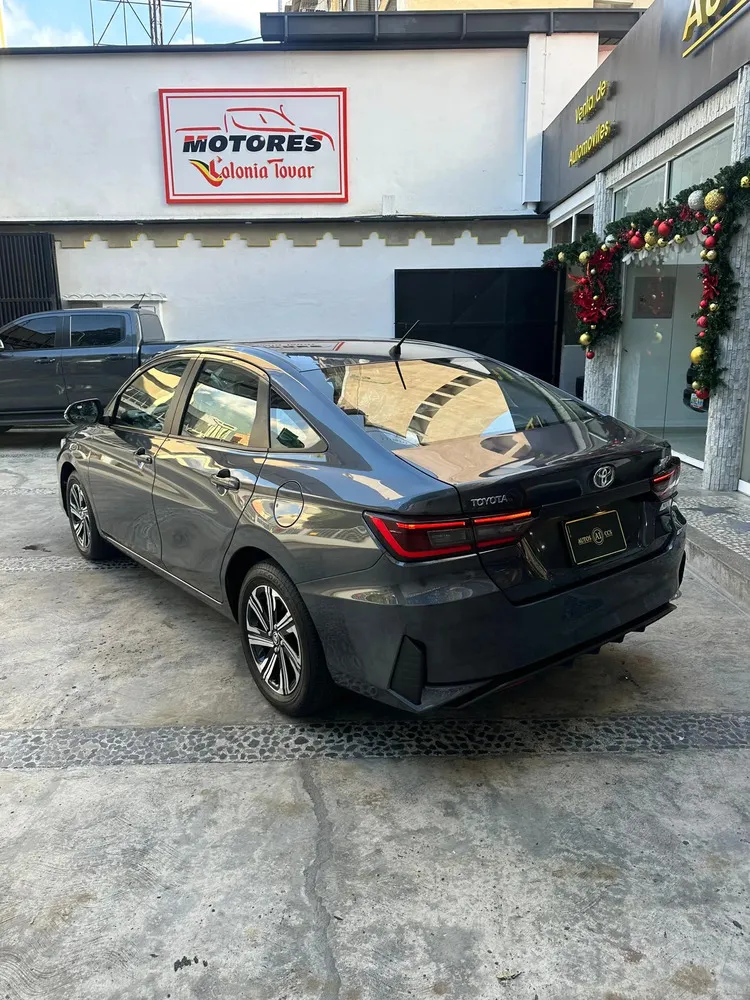 Vista 10 del vehículo: Toyota Yaris
