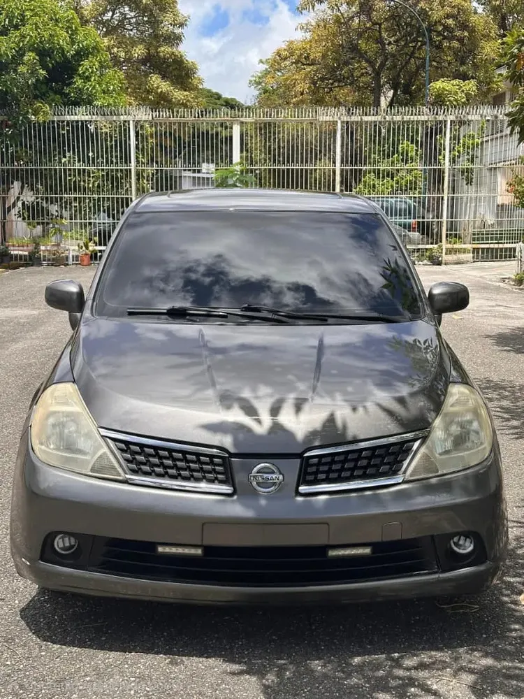Vista 3 del vehículo: Nissan Tiida