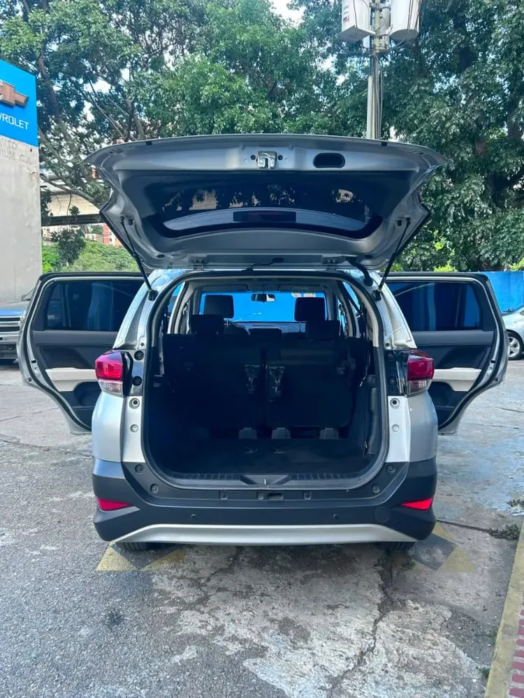 Vista 9 del vehículo: Toyota Rush