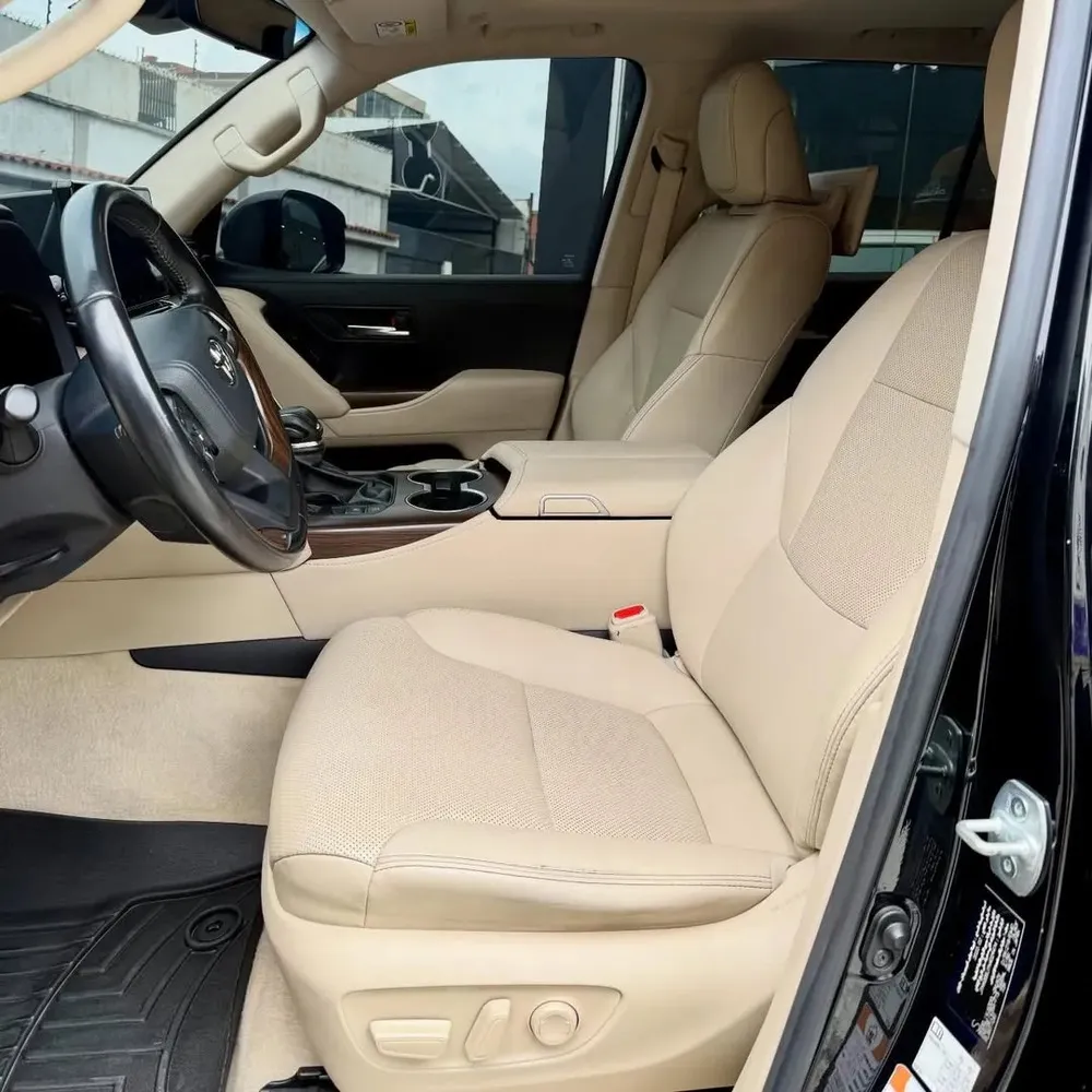 Vista 4 del vehículo: Toyota Land Cruiser