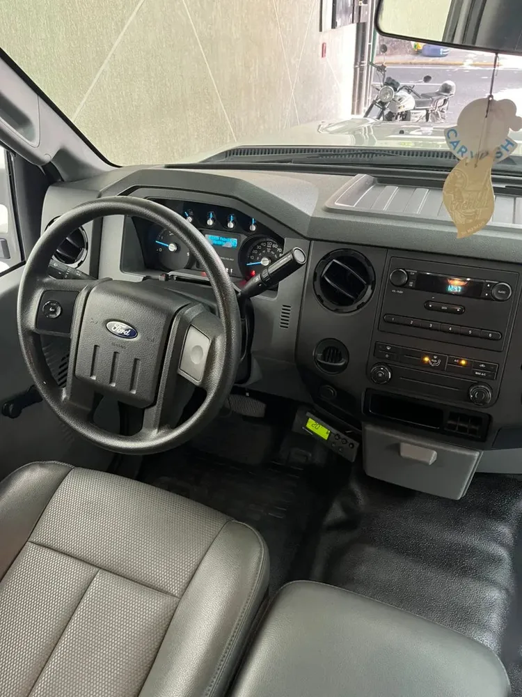 Vista 9 del vehículo: Ford F-350